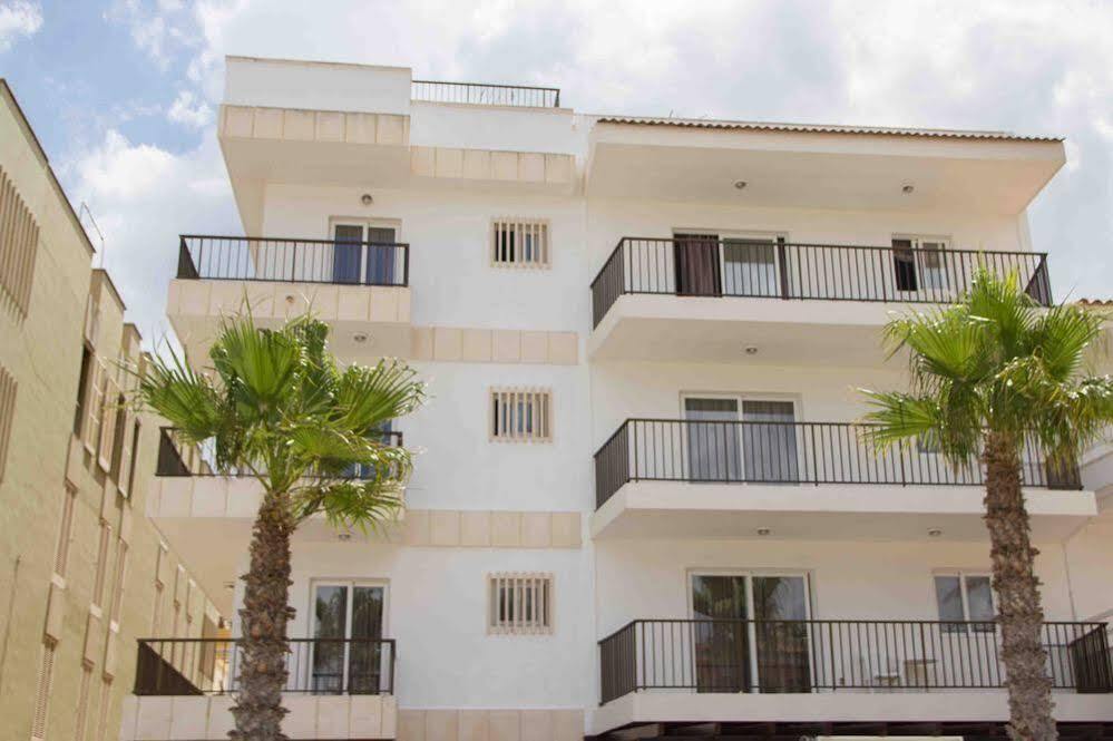 Apartamentos Charlys Can Picafort Can Picafort  Eksteriør billede