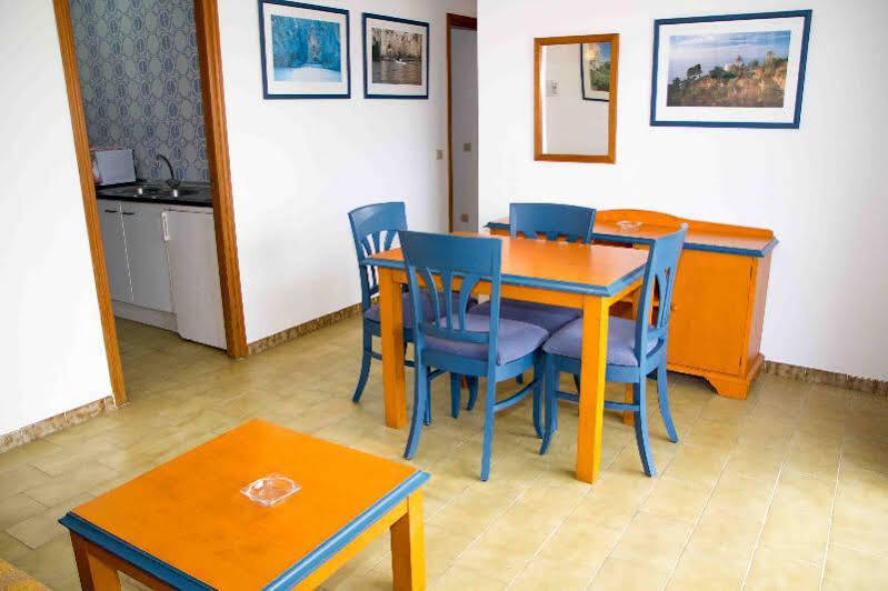 Apartamentos Charlys Can Picafort Can Picafort  Eksteriør billede